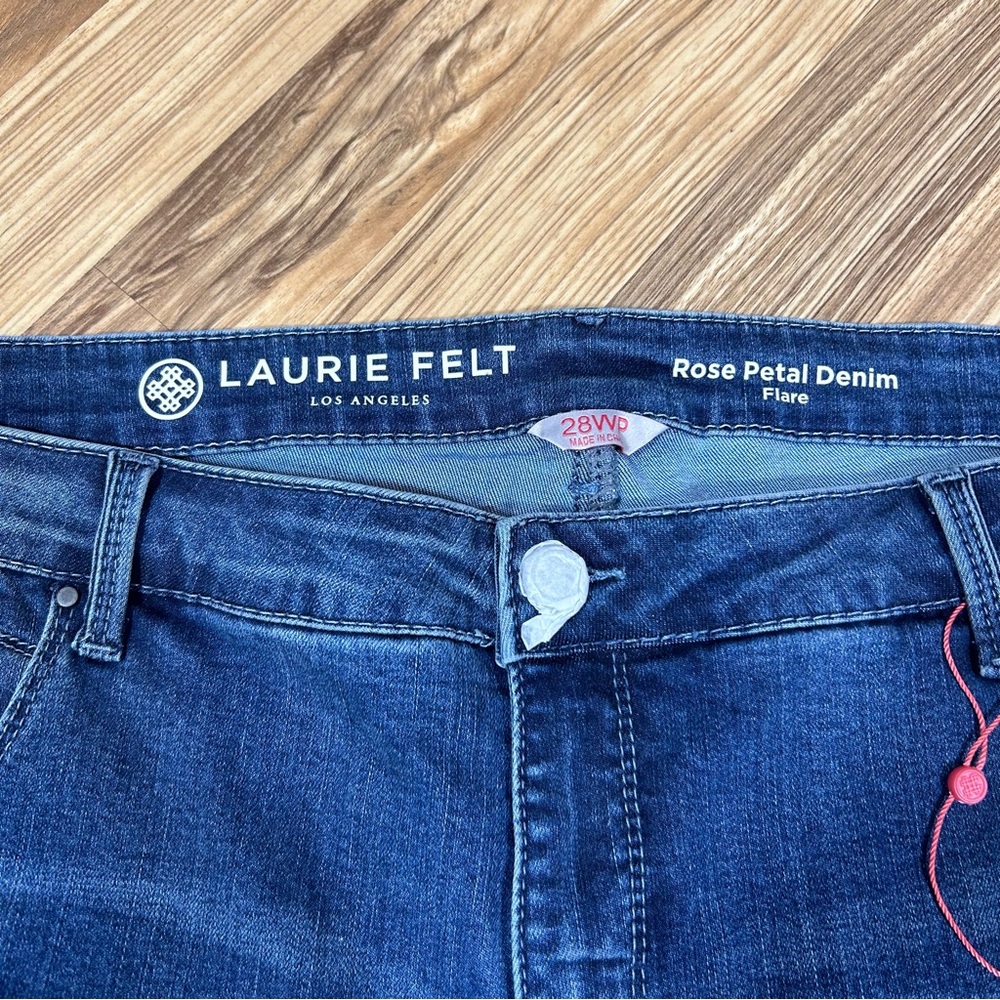 Laurie Felt Rose Petal Denim Relaxed Flare Jeans New Size 28 WP Blue Plus Size - Picture 6 of 8